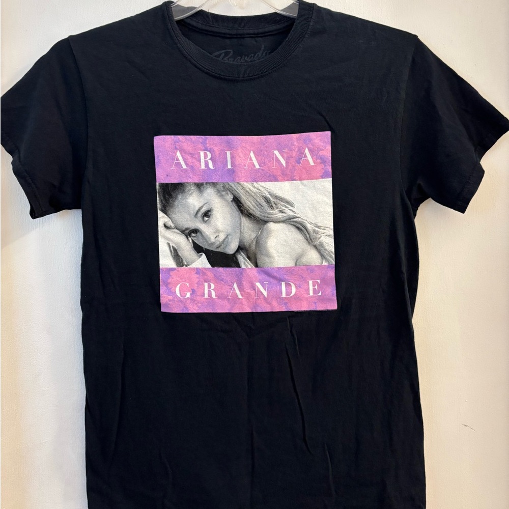Black Ariana Grande Graphic T-Shirt